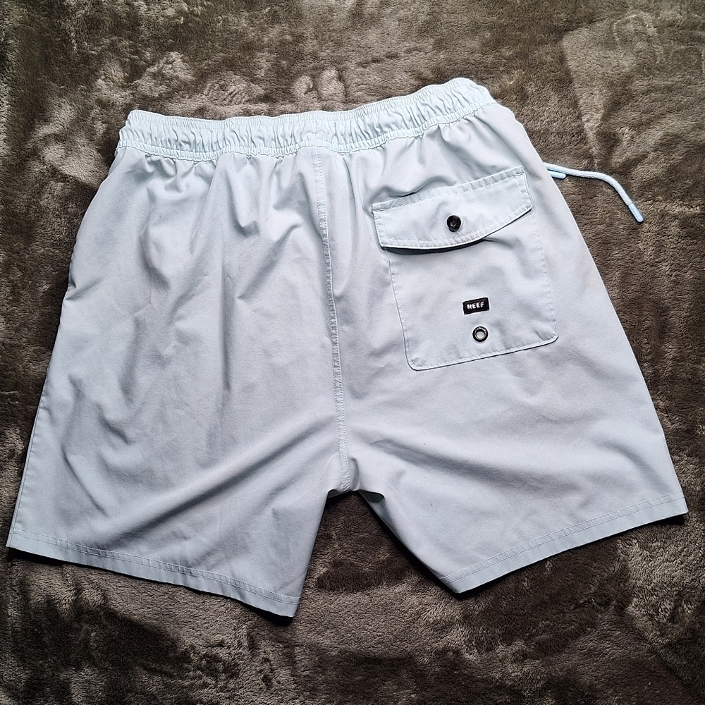 Used REEF Size L light Blue Shorts - Picture 6 of 9